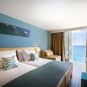 Sea side Room